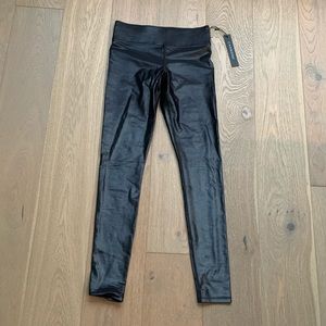 CARBON38 Regular Rise Full-Length Takara Legging